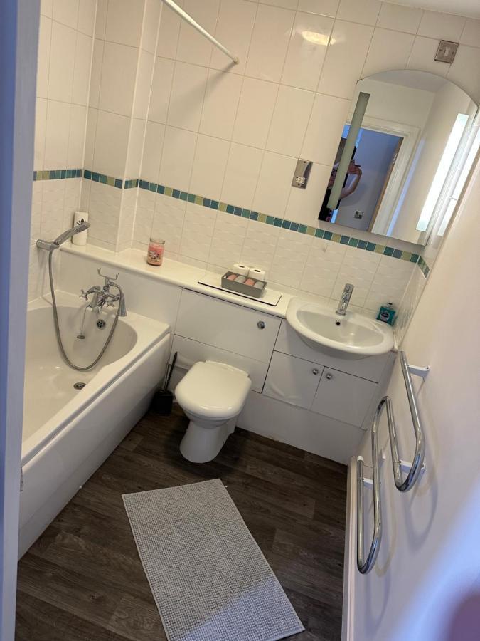 2 Bed Modern Apartment Swansea Buitenkant foto